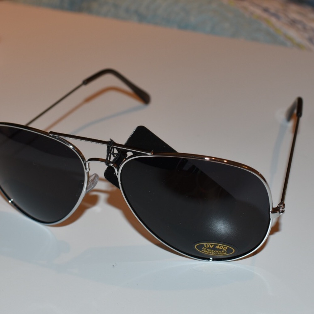 Black Aviator Sunglasses - Picture 5 of 5